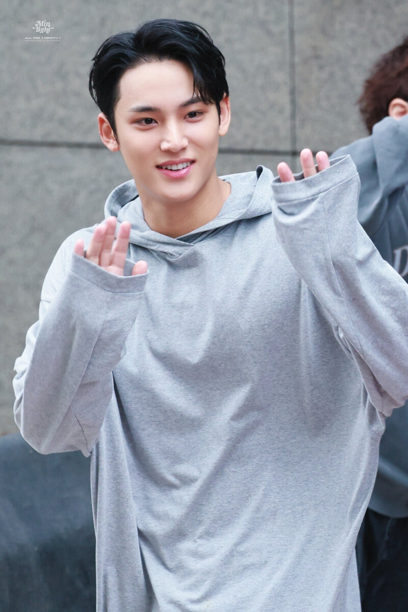 241018 Seventeen Mingyu at KBS Music Bank documents 5