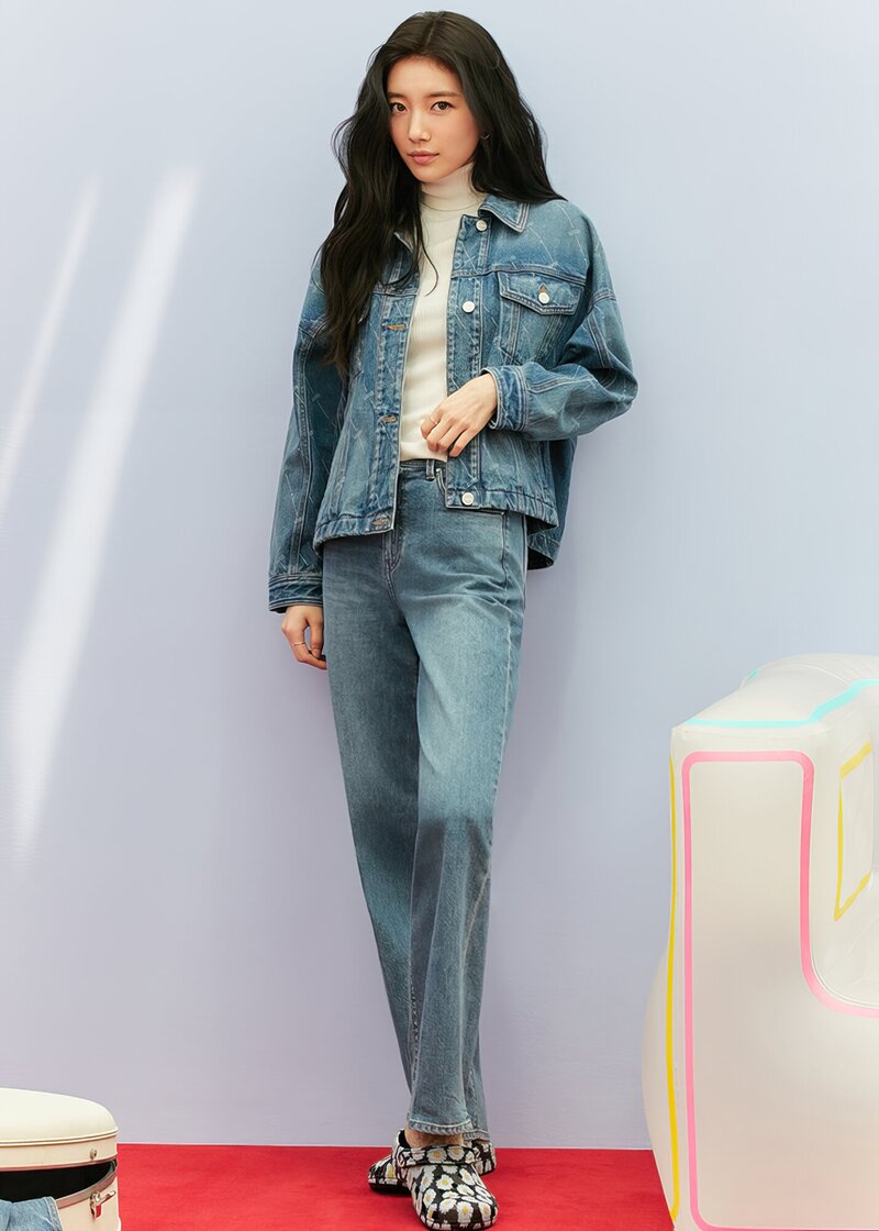 Bae Suzy for Guess 2021 FW Collection documents 8