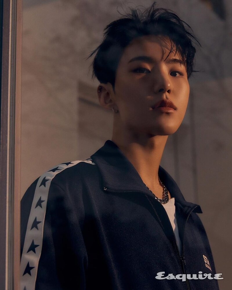 SEVENTEEN HOSHI for ESQUIRE Korea x GOLDEN GOOSE January Issue 2023 documents 1
