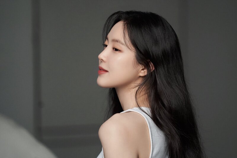 210713 YG Stage Naver Post - Naeun's 2021 Actors Profile Photos Behind documents 3