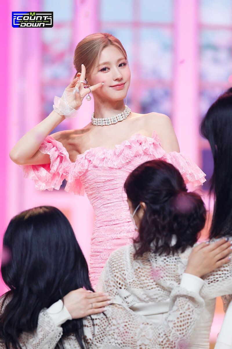 220428 Miyeon - 'Drive' at M Countdown documents 25