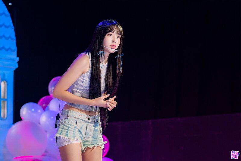 230820 STAYC Yoon - Bubble at Inkigayo documents 2
