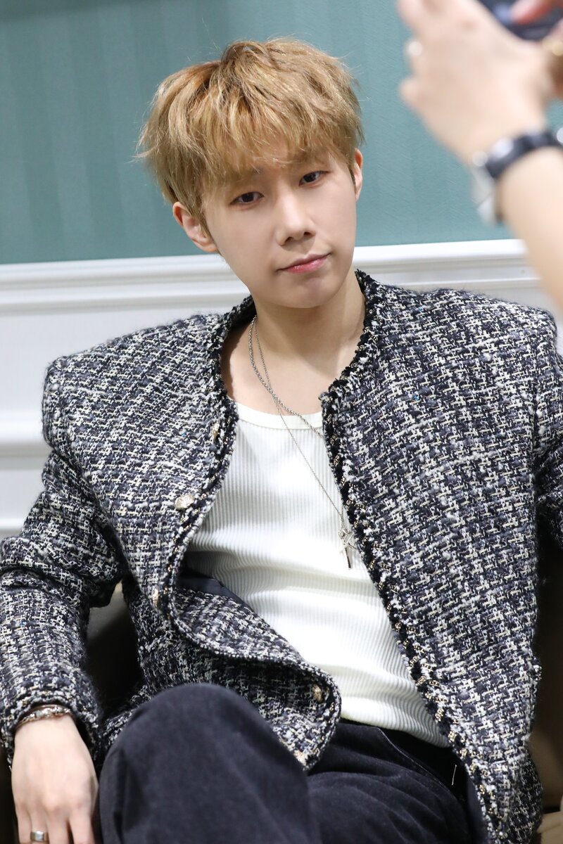 231129 - Naver - Sunggyu Fall In Love Behind Photos documents 3