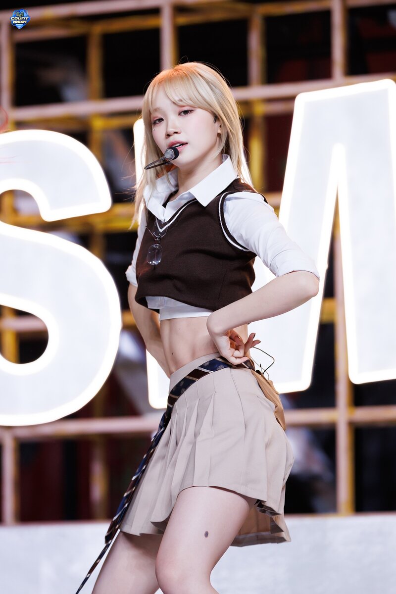 240307 LE SSERAFIM Chaewon - 'EASY' and 'Smart' at M Countdown documents 12
