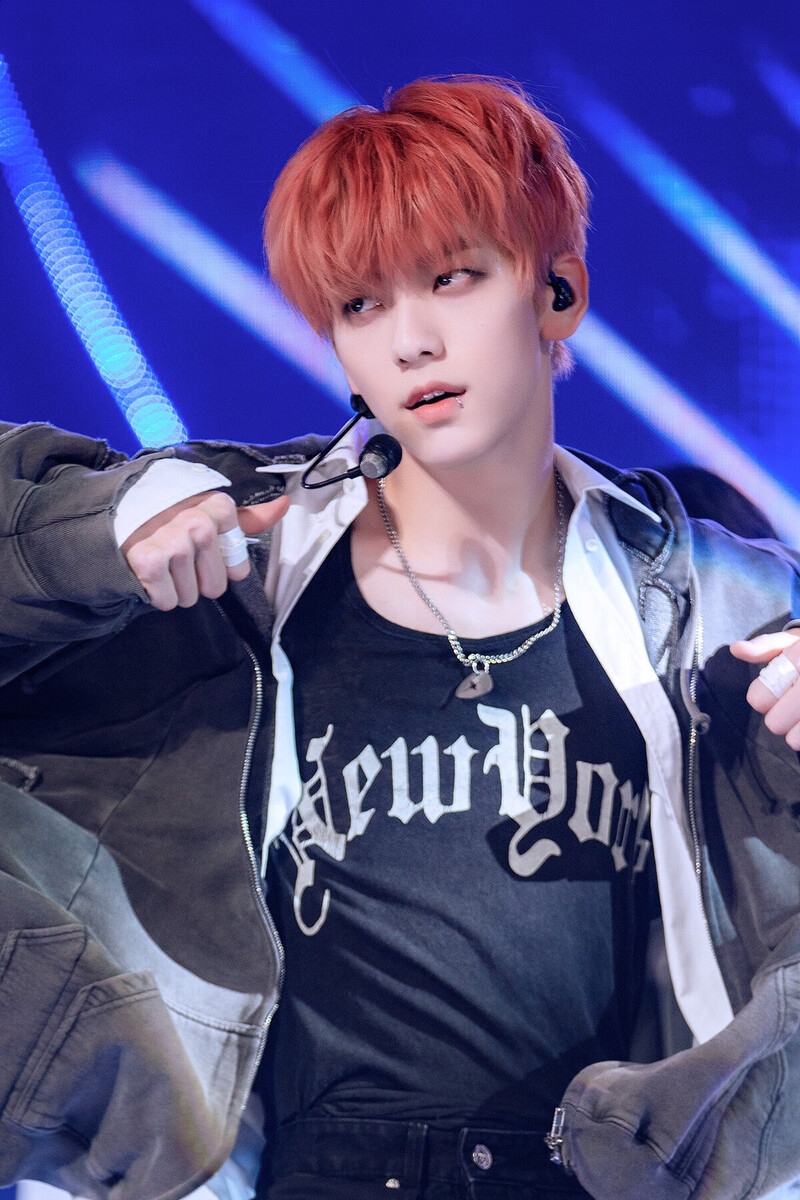 240414 TXT Soobin - 'Deja Vu' at Inkigayo documents 1