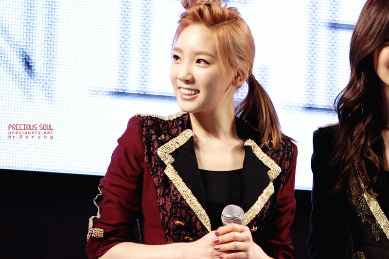 120401 Girls' Generation Taeyeon at LG 3D Festival documents 3