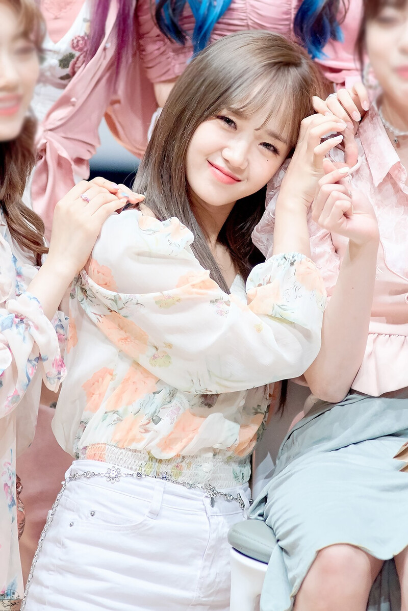 190824 Weki Meki Yoojung at 'WEEK END LOL' Hongdae Fansign documents 4