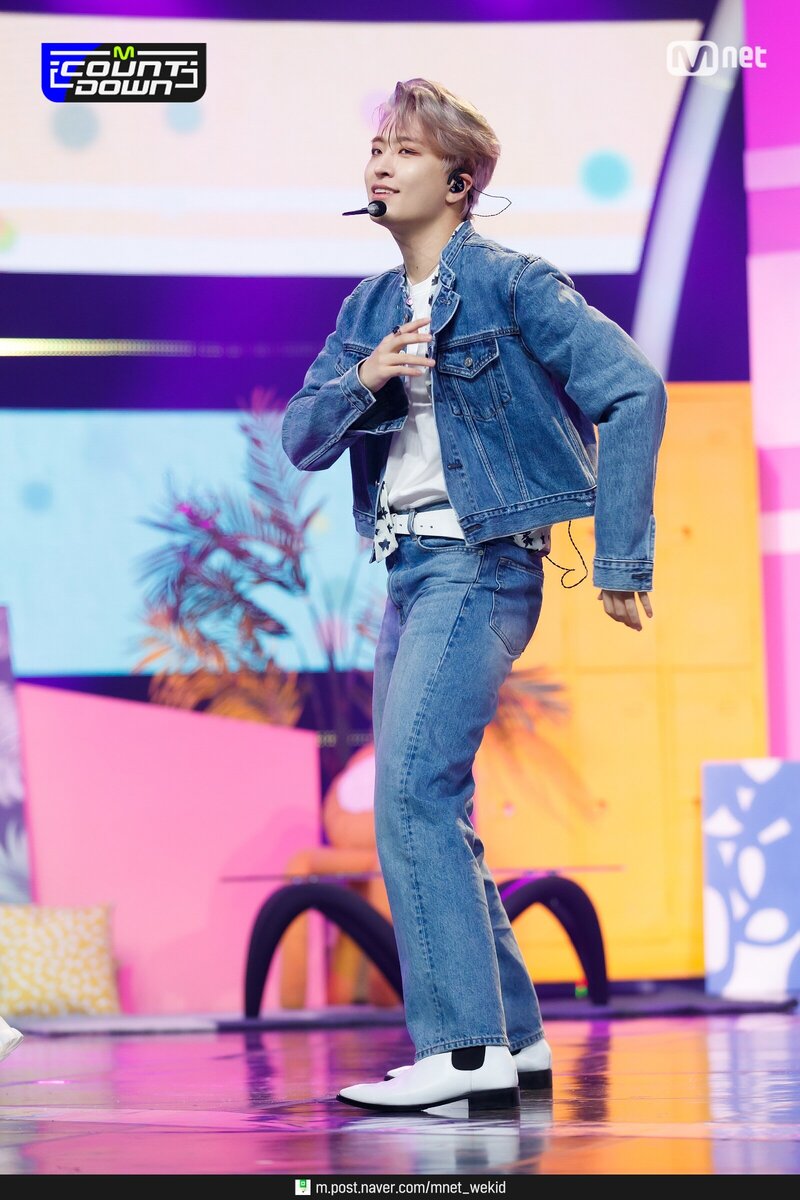 211007 Youngjae - 'Vibin' at M Countdown documents 14