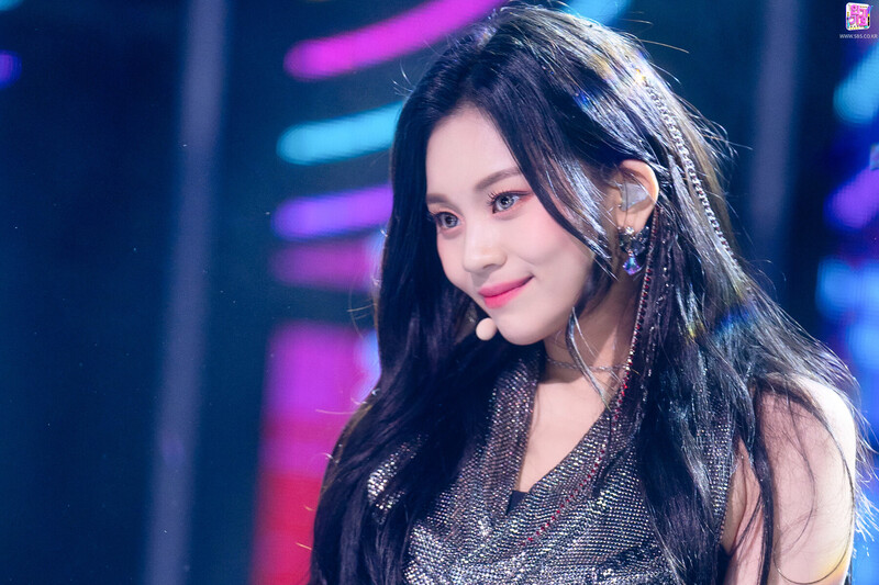 220227 VIVIZ Umji - 'BOP BOP!' at Inkigayo documents 11