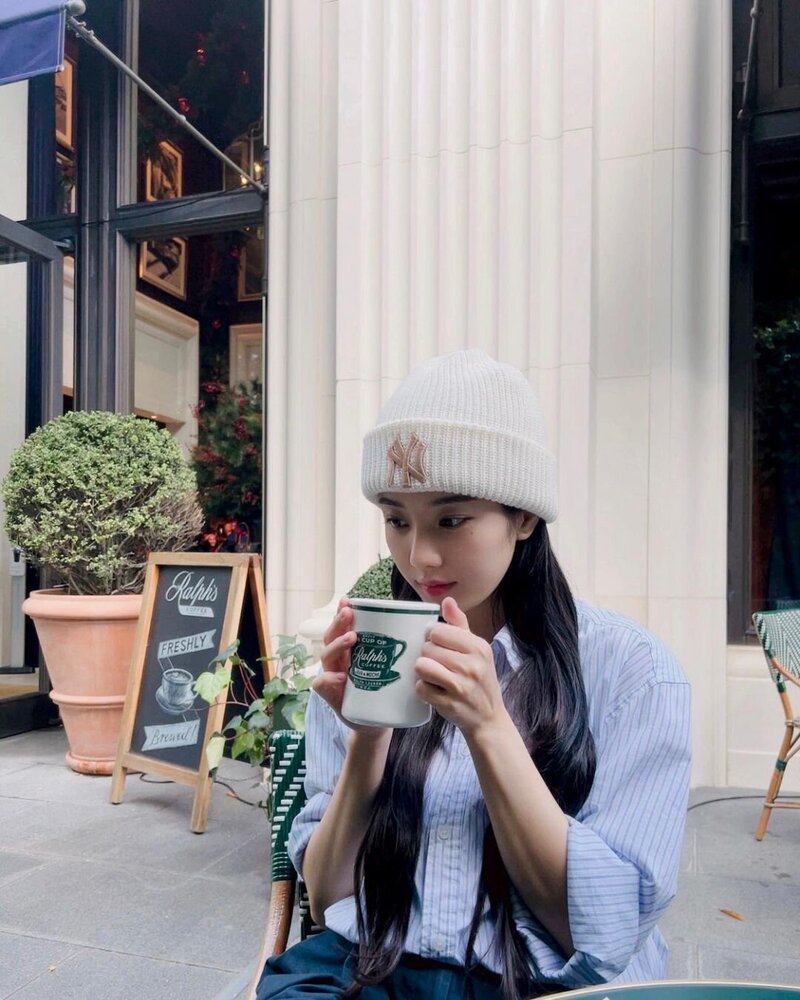 221115 Kwon Eunbi Instagram Update | kpopping