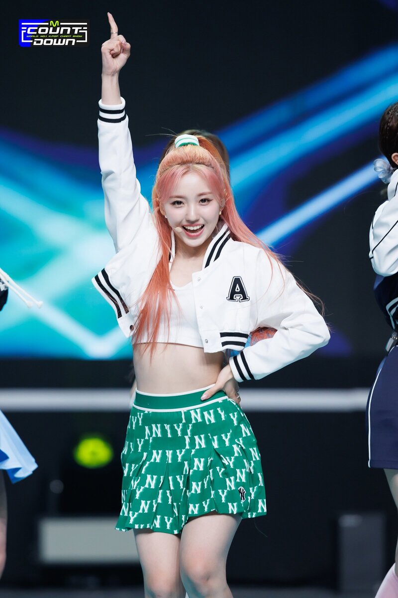 230413 Kep1er Yeseo - 'Giddy' & 'Back to the City' at M COUNTDOWN ...