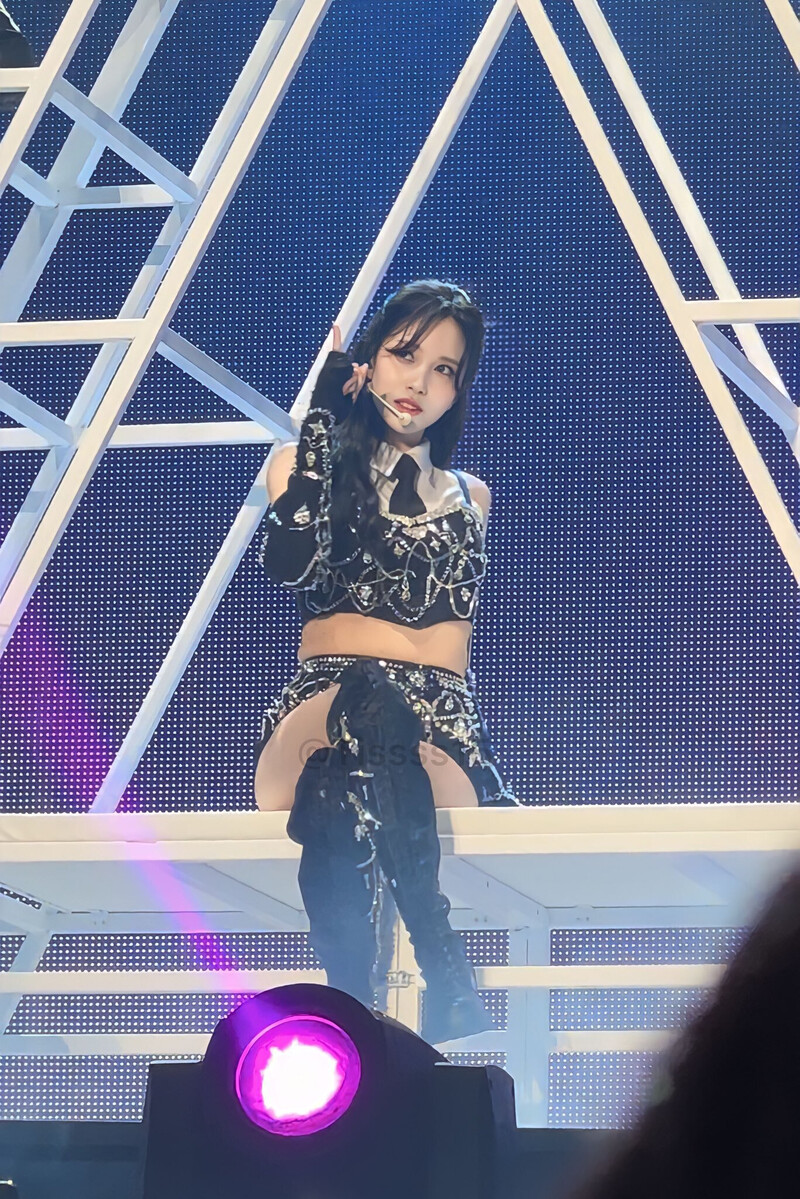 230416 TWICE Mina - ‘READY TO BE’ World Tour in Seoul Day 2 documents 1