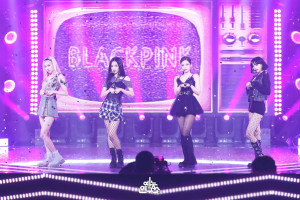 201017 BLACKPINK - 'Lovesick Girls' at Music Core (MBC Naver Update)