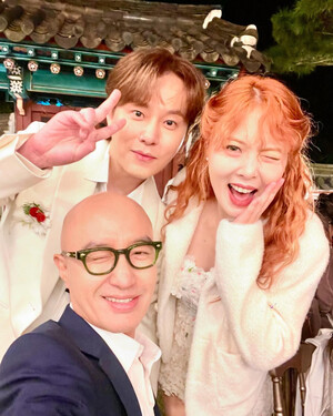 241011 Tony Hong Instagram update w/ Hyuna and Junhyung