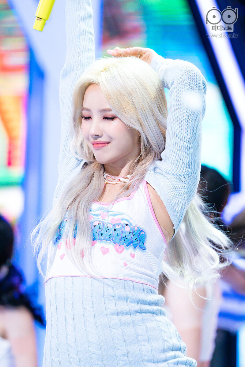 210711 (G)I-DLE Soyeon 'BEAM BEAM' at Inkigayo documents 6