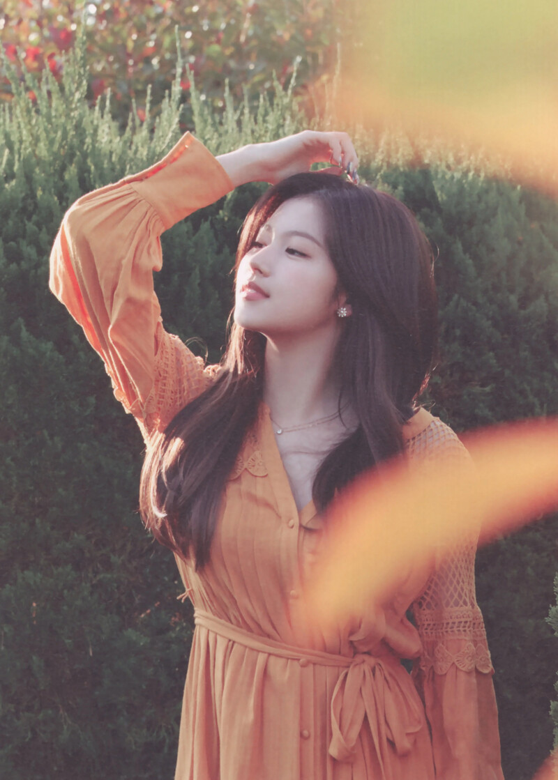 Yes, I am Sana 1st Photobook [SCANS] documents 12