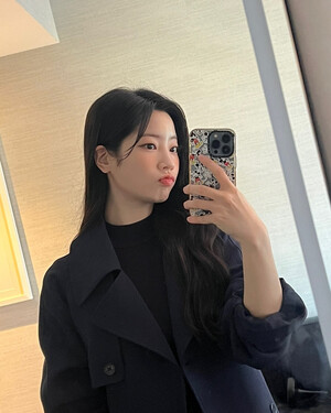 240929 - DAHYUN Instagram Update