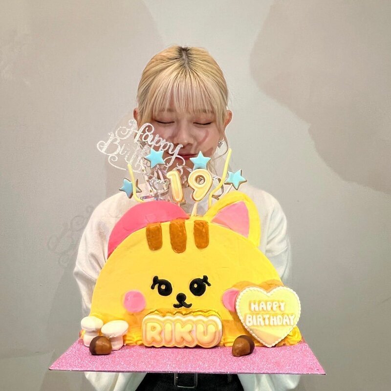 211026 - NiziU Instagram Update: Riku's Birthday documents 1