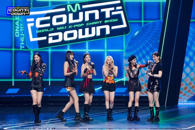 220317 STAYC - 'RUN2U' + #1 Encore Stage at M Countdown documents 10