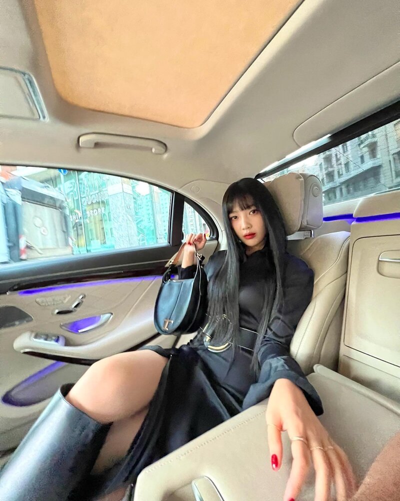 220923 Red Velvet Joy Instagram Update documents 1