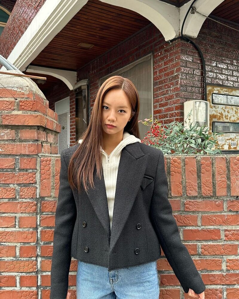 221215 GIRL'S DAY Hyeri Instagram Update with UKISS Junyoung documents 2