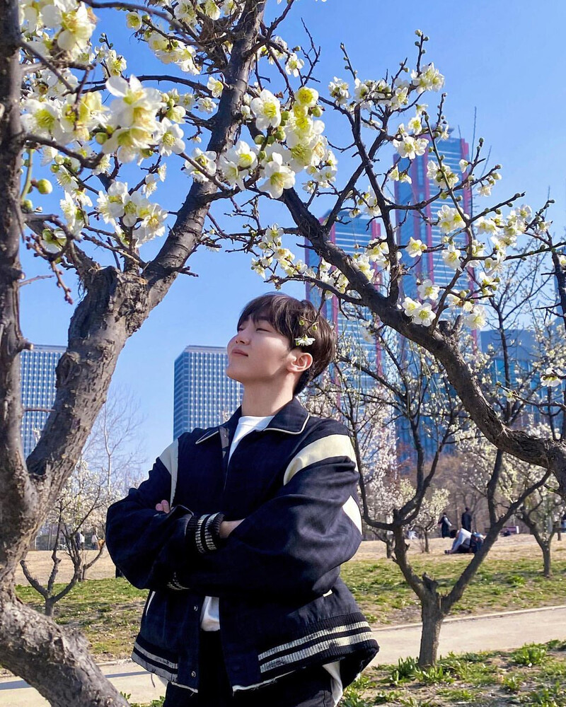 230408 SEVENTEEN Seungkwan Instagram Update documents 4