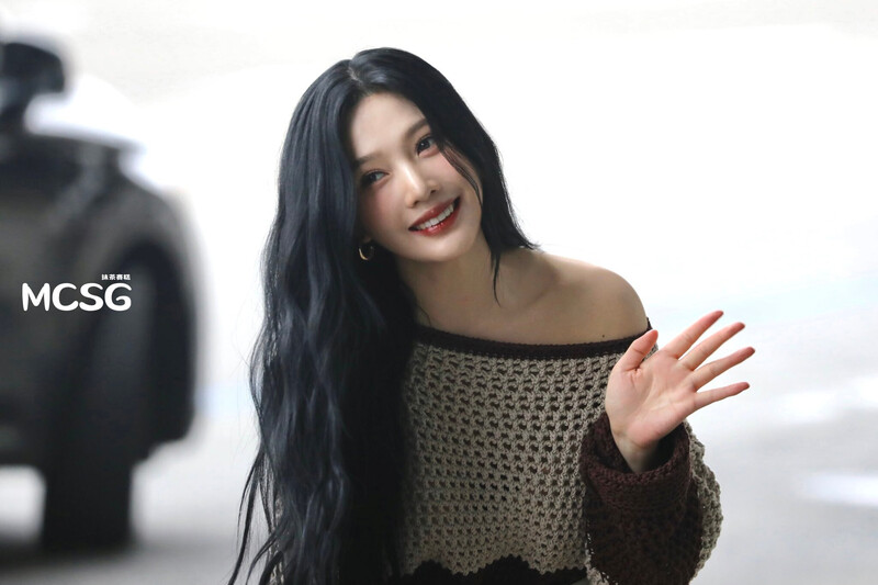 240220 JOY at Gimpo International Airport documents 1