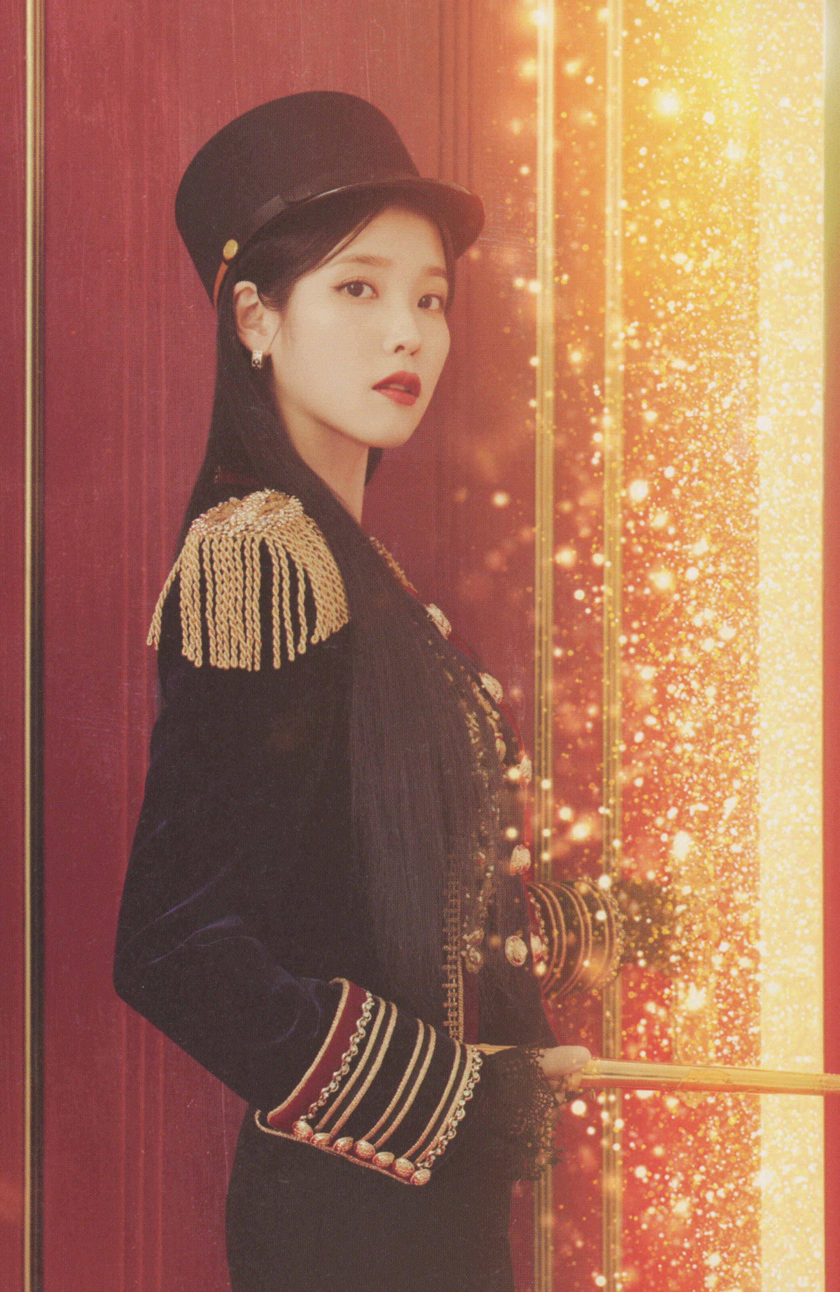 IU Official Concert 'The Golden Hour' Photobook Scans | kpopping