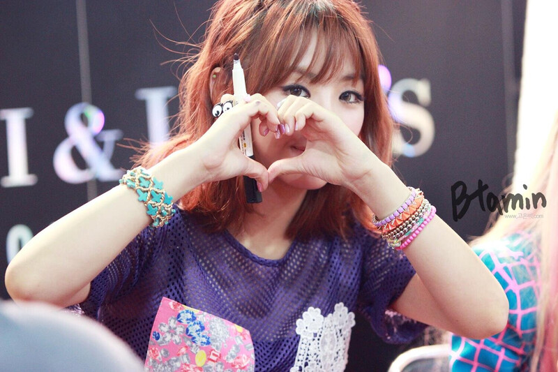 130922 Ladies' Code EunB at 'Pretty Pretty' Fansign documents 1