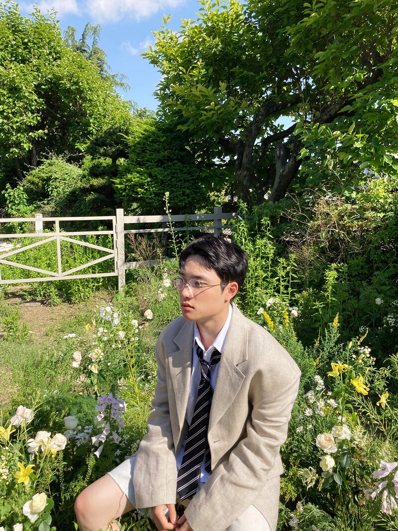 210726 D.O. "Empathy" Jacket & MV Shooting Behind the Scenes | Naver Update documents 5