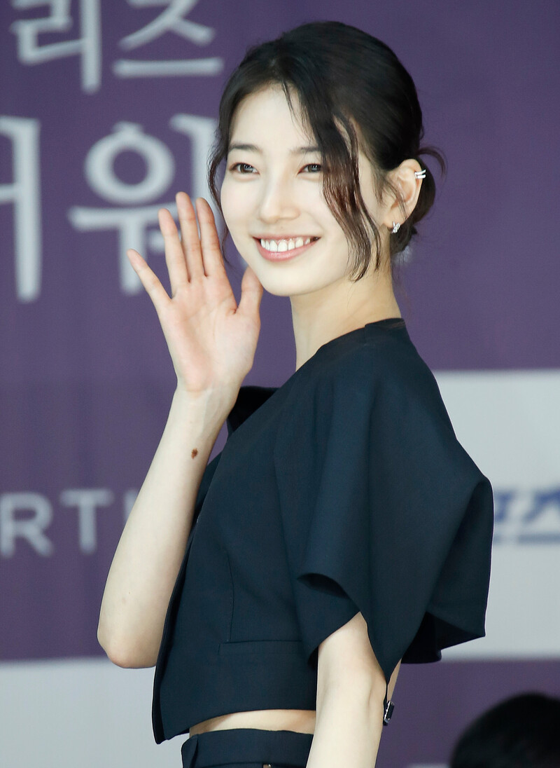 240625 Suzy - 25th Blue Dragon Series Awards Handprinting Event documents 4