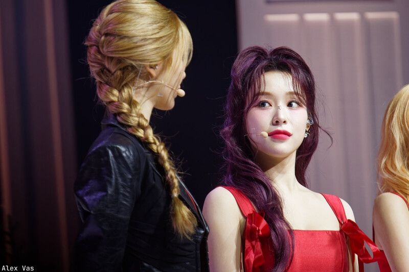 241224 Dreamcatcher Gahyun - '7 Doors of Christmas: A Lucky Encore' in Seoul Day 1 documents 11