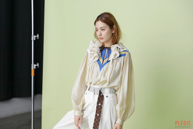 210316 Pledis Naver Post - Nana Dazed Korea Photoshoot Behind documents 7