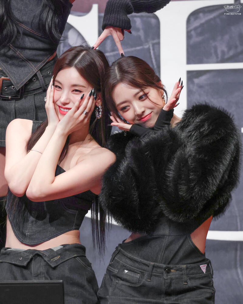 221210 ITZY Yeji & Yuna - Mini Fanmeeting documents 4