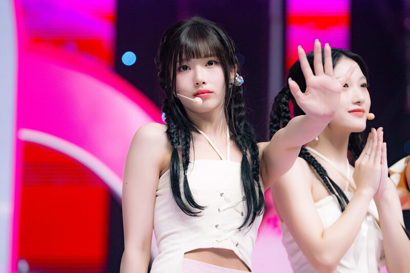 230611 fromis_9 Jiwon - ‘#menow’ at Inkigayo documents 4