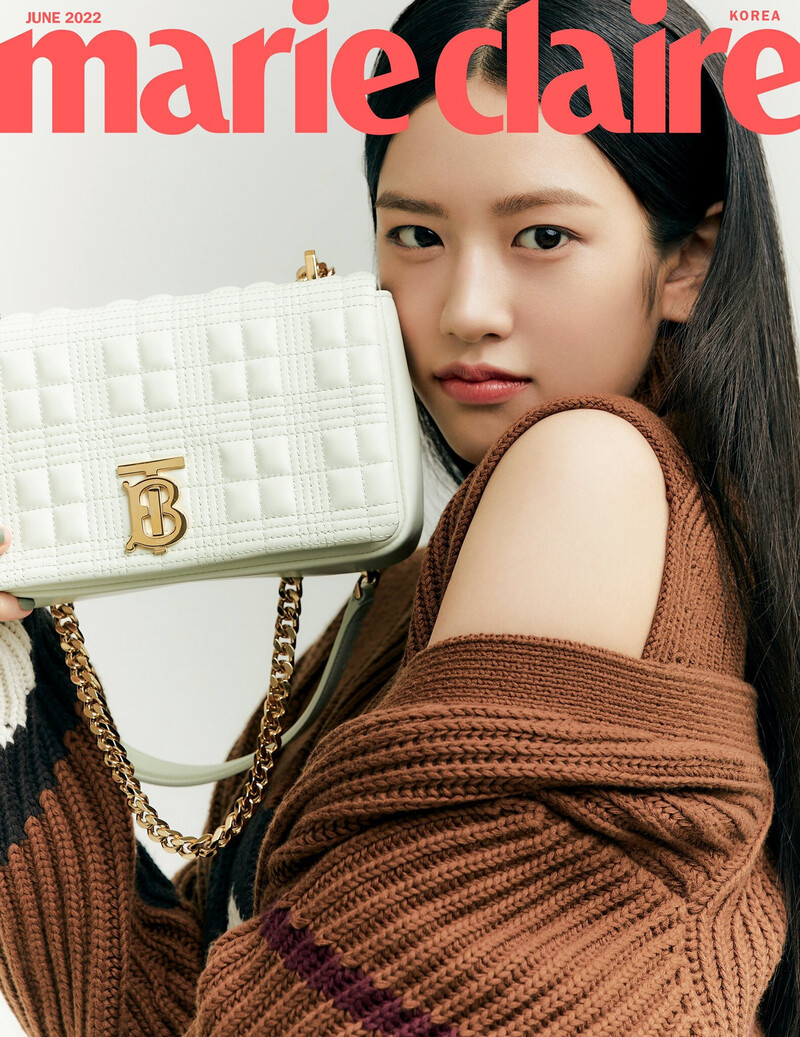 IVE Yujin for Marie Claire Korea x Burberry June Issue 2022 documents 1