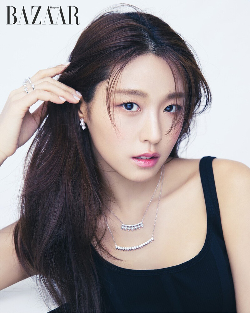 Seolhyun for Harper's Bazaar Korea x TASAKI February Issue 2023 documents 4