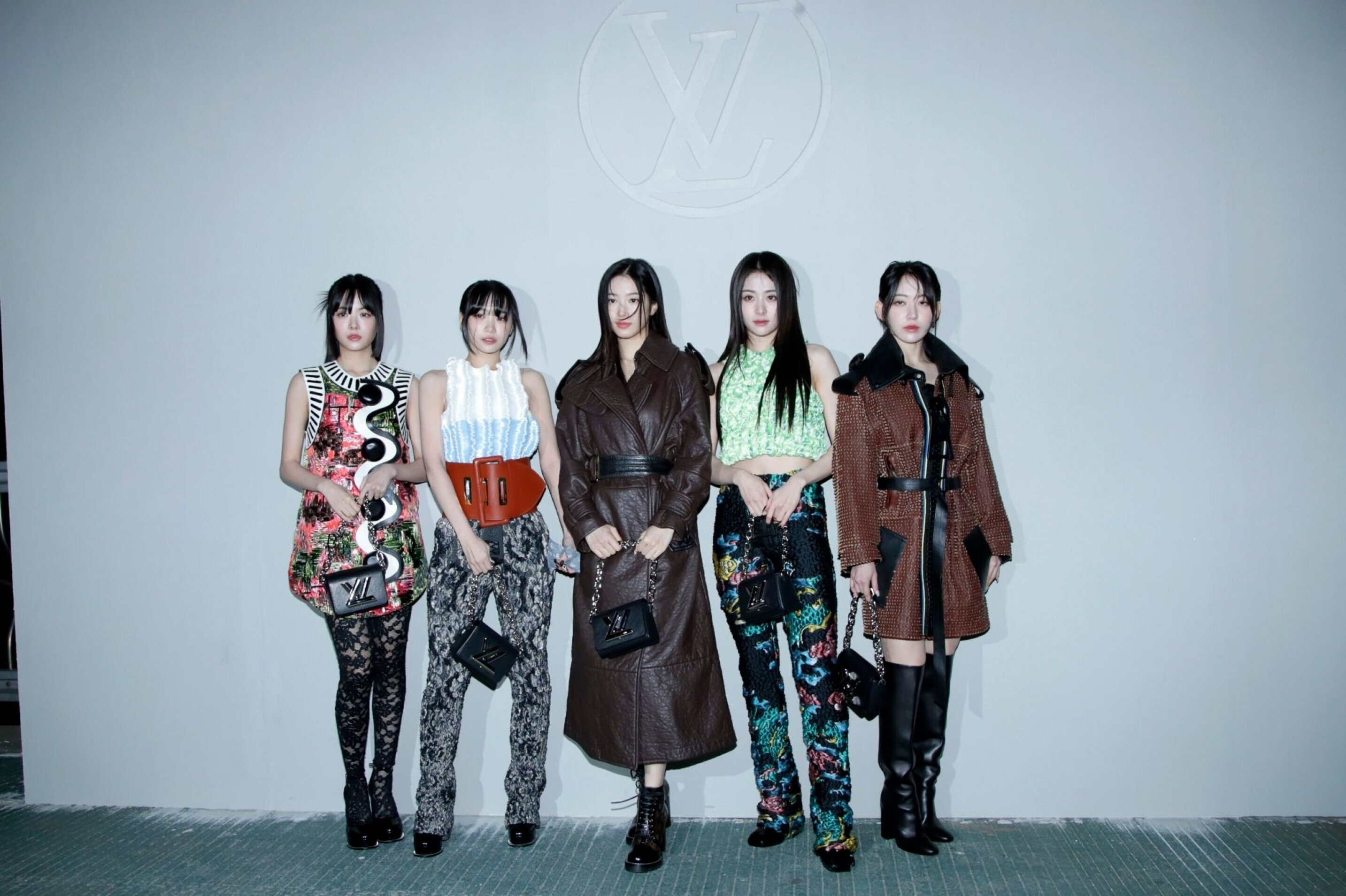 230429 LE SSERAFIM- LOUIS VUITTON Pre Fall 23 Fashion Show at