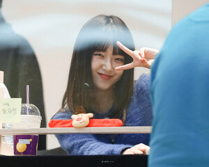 211211 Weki Meki Yoojung at 'I AM ME.' Fansign