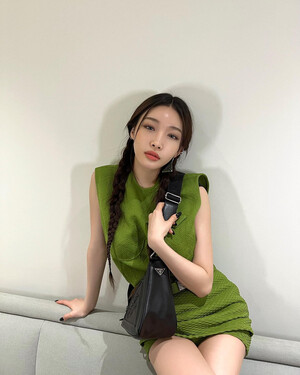 220224 Chungha Instagram Update