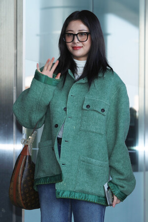 250124 YUNJIN at Gimpo Airport