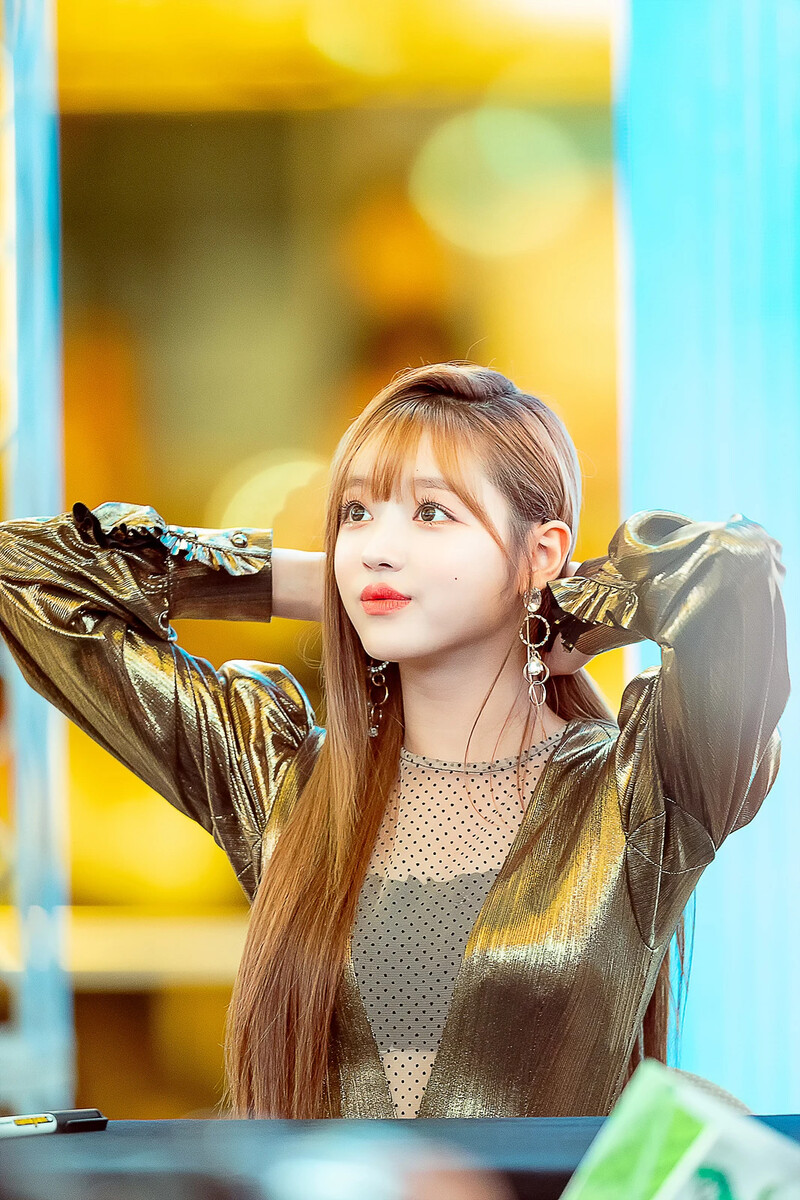 180930 OH MY GIRL Yooa documents 14