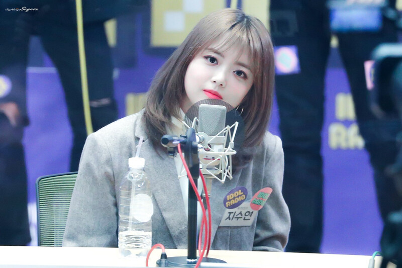 190219 Weki Meki Suyeon at Idol Radio documents 4