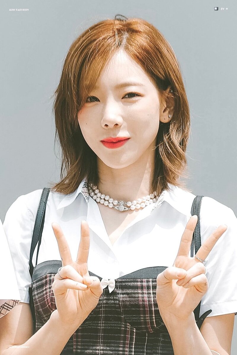220728 SNSD Taeyeon - 'Knowing Bros' Filming documents 15