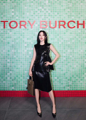 240910 - YUQI at the "Tory Burch FW25 show"