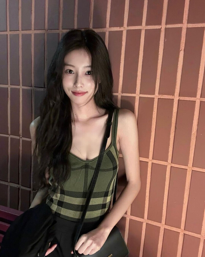 240831 Kang Hyewon Instagram Update documents 2