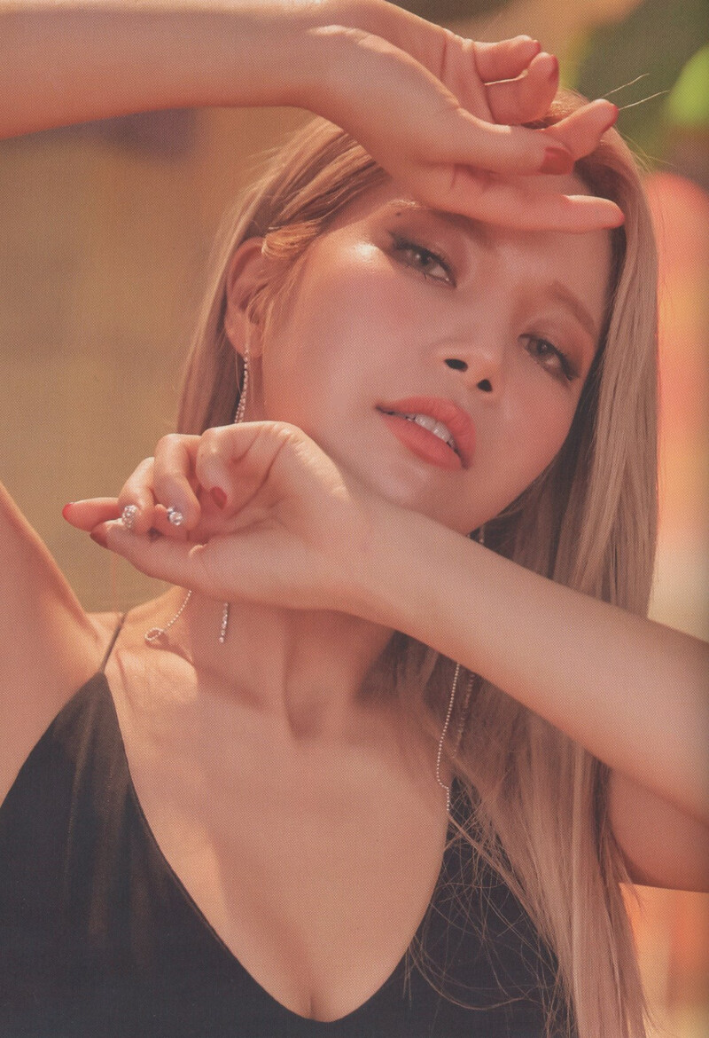 MAMAMOO 7th Mini Album 'Red Moon' [SCANS] documents 3