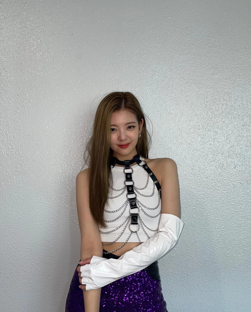 210515 ITZY Instagram Update - Lia documents 7