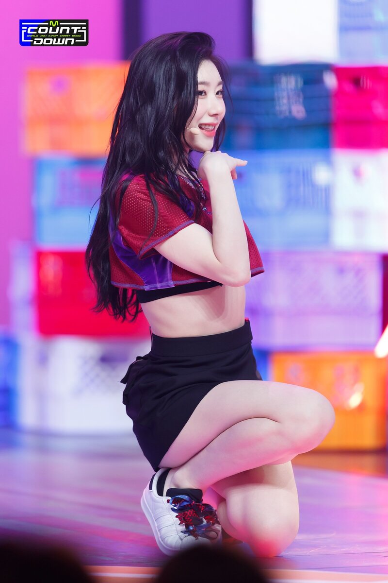 220721 ITZY Chaeryeong - 'SNEAKERS' at M Countdown documents 3