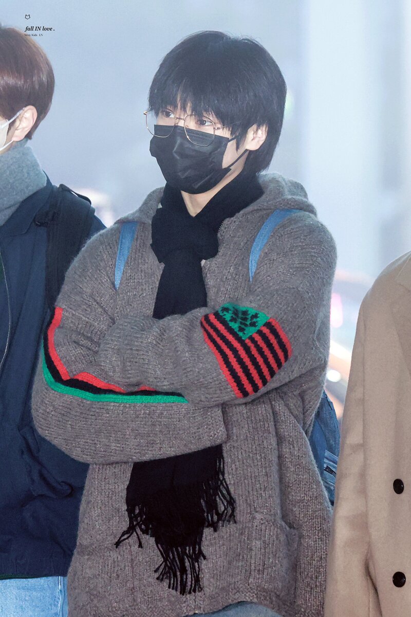 230201 Stray Kids I.N at Incheon International Airport documents 1
